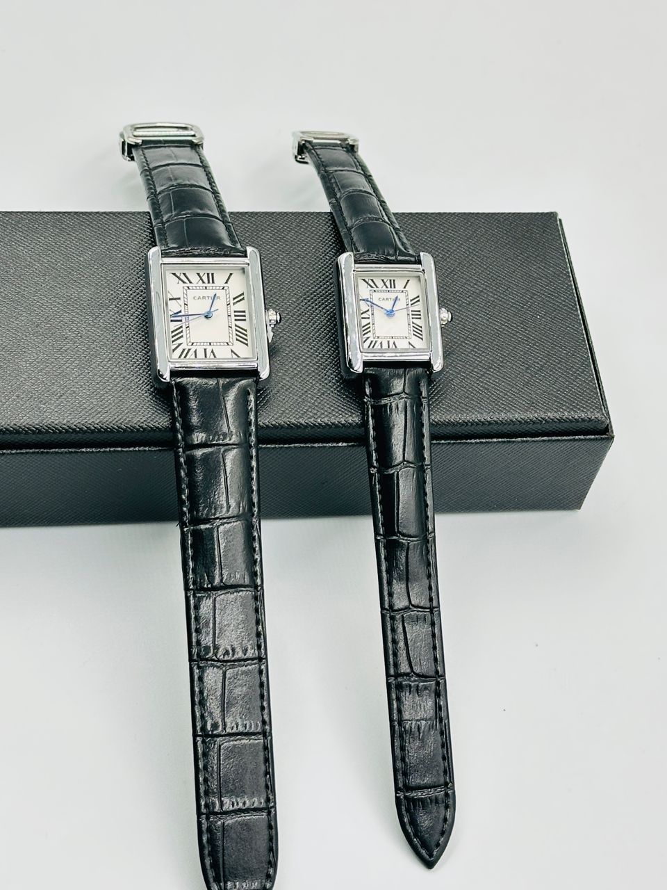Montres Élégantes en Cuir – Duo cartier Intemporel