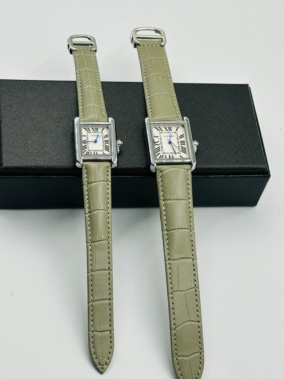 Montres Élégantes en Cuir – Duo cartier Intemporel